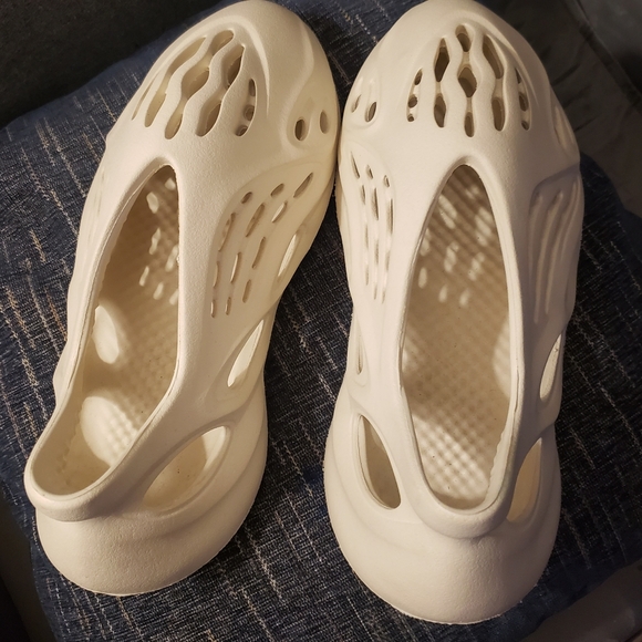 adidas  Yeezy Foam Runner  Sand /Cream No Box - Picture 2 of 6